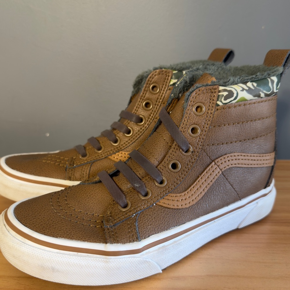 Vans SK8-Hi MTE Boys Brown Leather  Camo Duchshund  Shoes Size 2.5